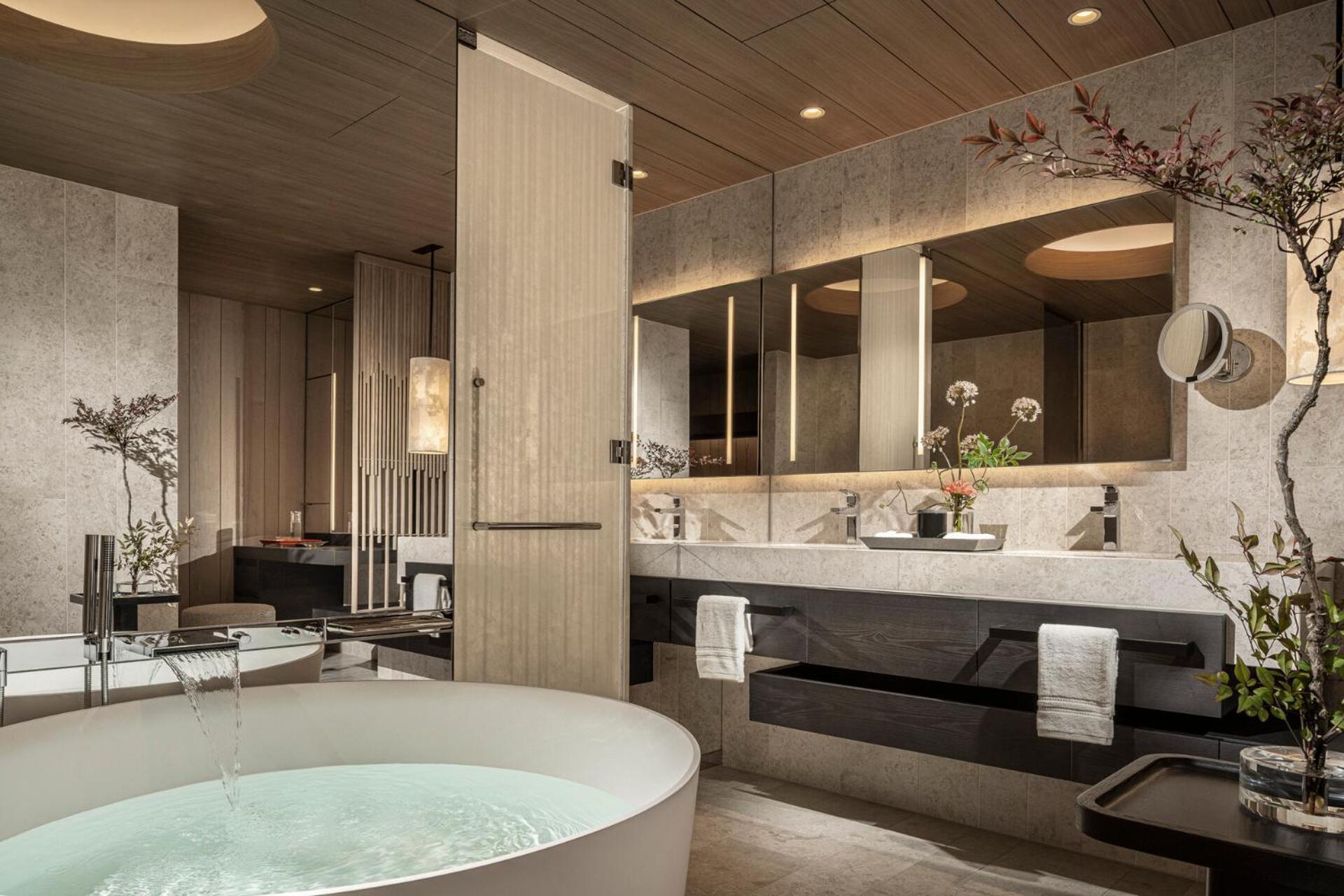 Four Seasons Hotel Osaka Exterior photo
