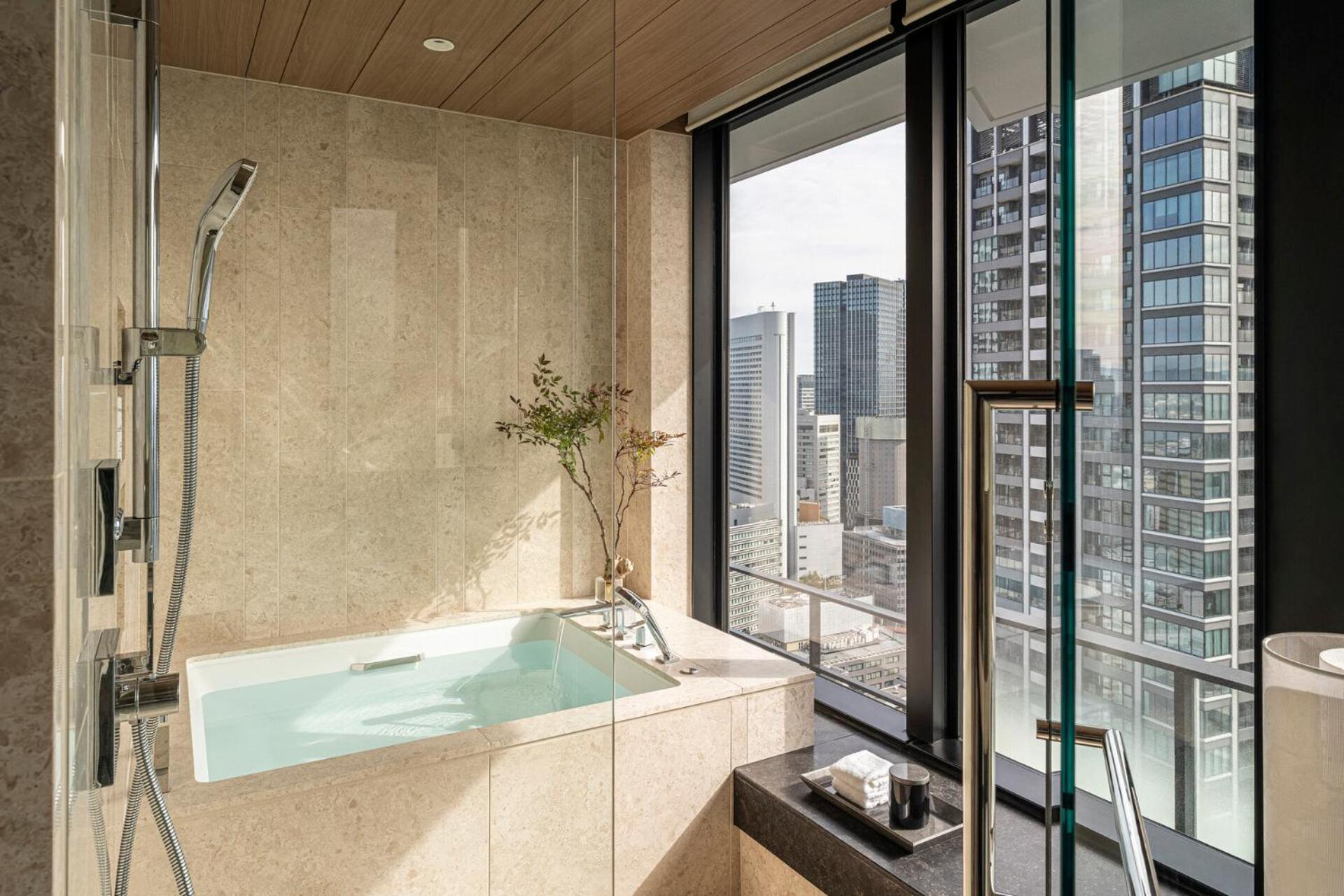 Four Seasons Hotel Osaka Room photo