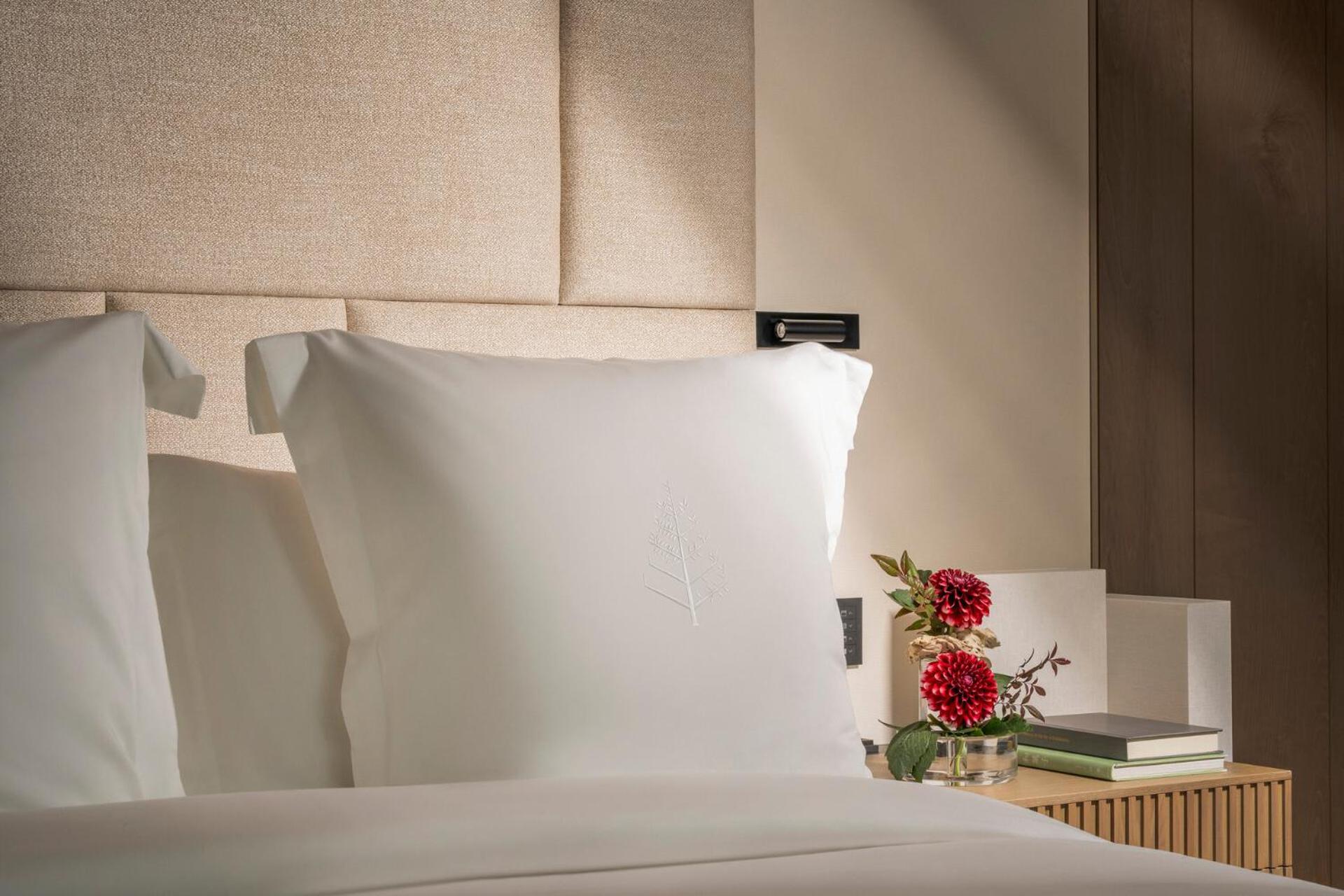 Four Seasons Hotel Osaka Room photo