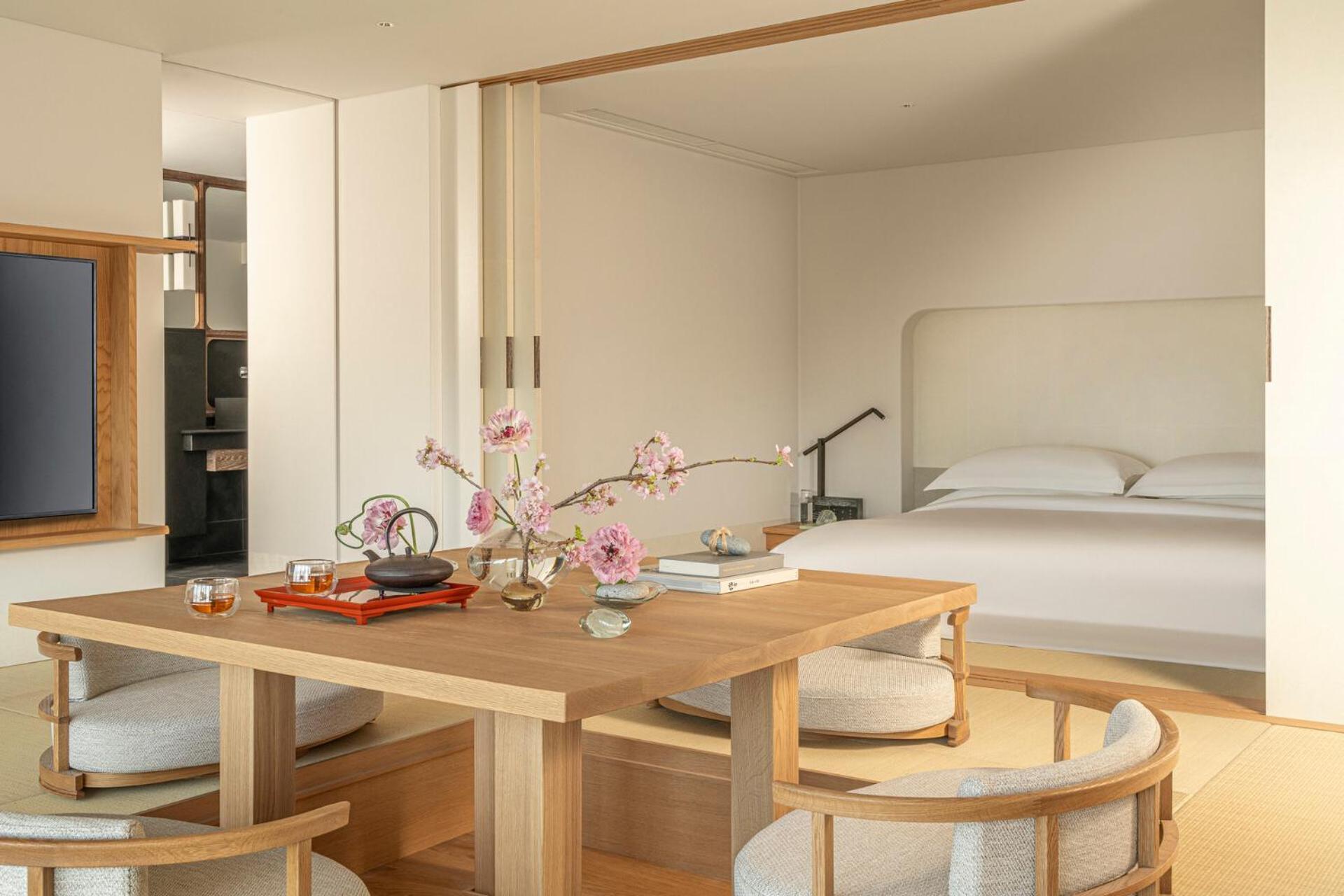 Four Seasons Hotel Osaka Exterior photo